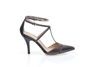 Massimo Dutti, two-tone court shoe with chain, EGP 999